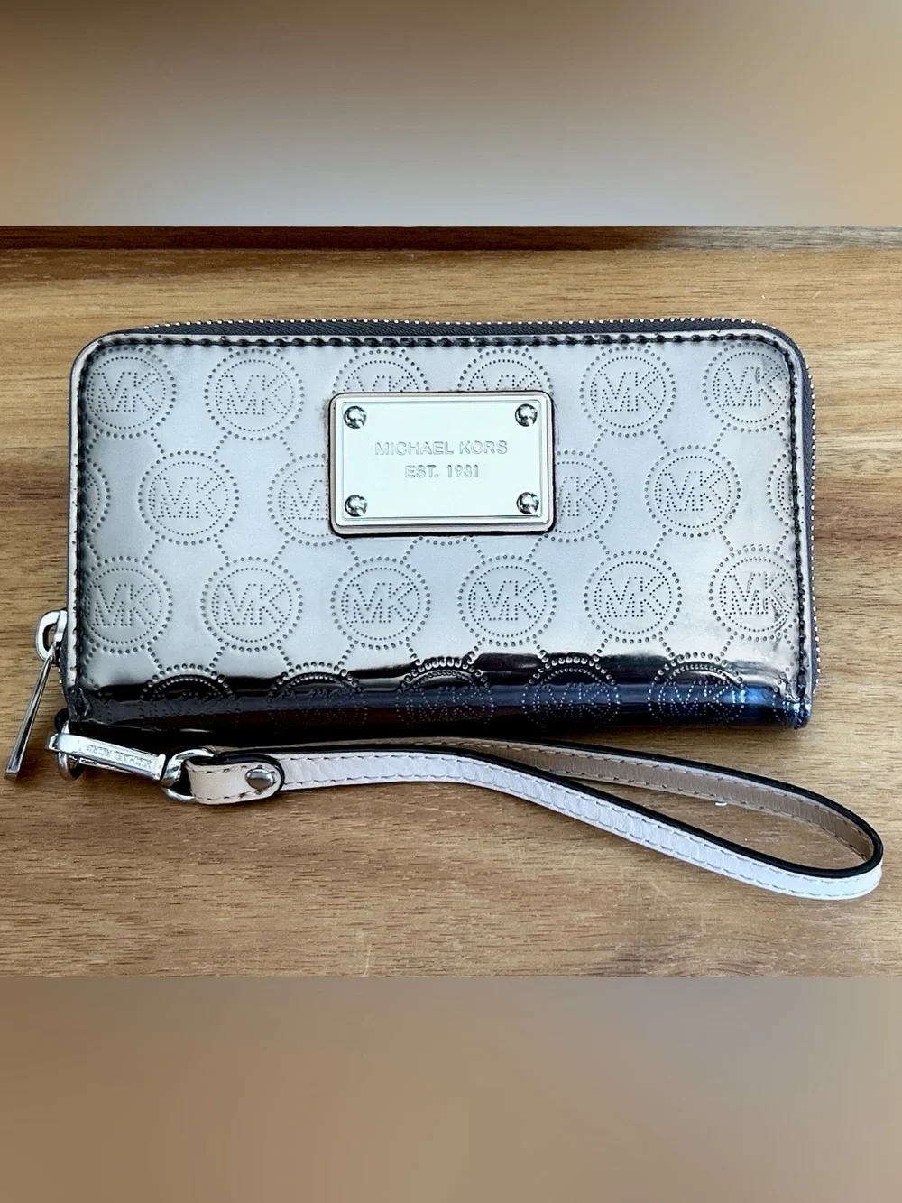 Michael Kors Silver Metallic Jet Set Continental Logo Wallet
